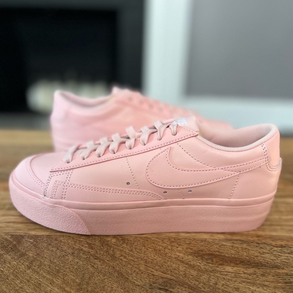 Nike Women's Sneakers in Pink